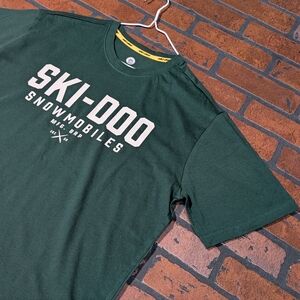 NWT Ski-Doo Men's L Snowmobiles Short Sleeve Tee Shirt - Snow Machine